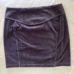 Size 6 Velvet Scuba Lululemon Skirt in Espresso